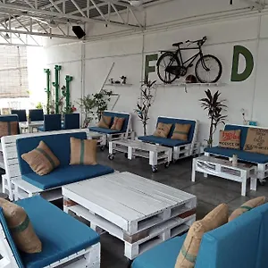 Birdnest Guesthouse, Gaia Rooftop Cafe クアラルンプール